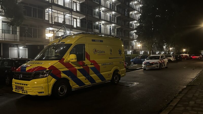 Gewonde bij steekincident in Leeuwarden; politie houdt vrouw (41) aan