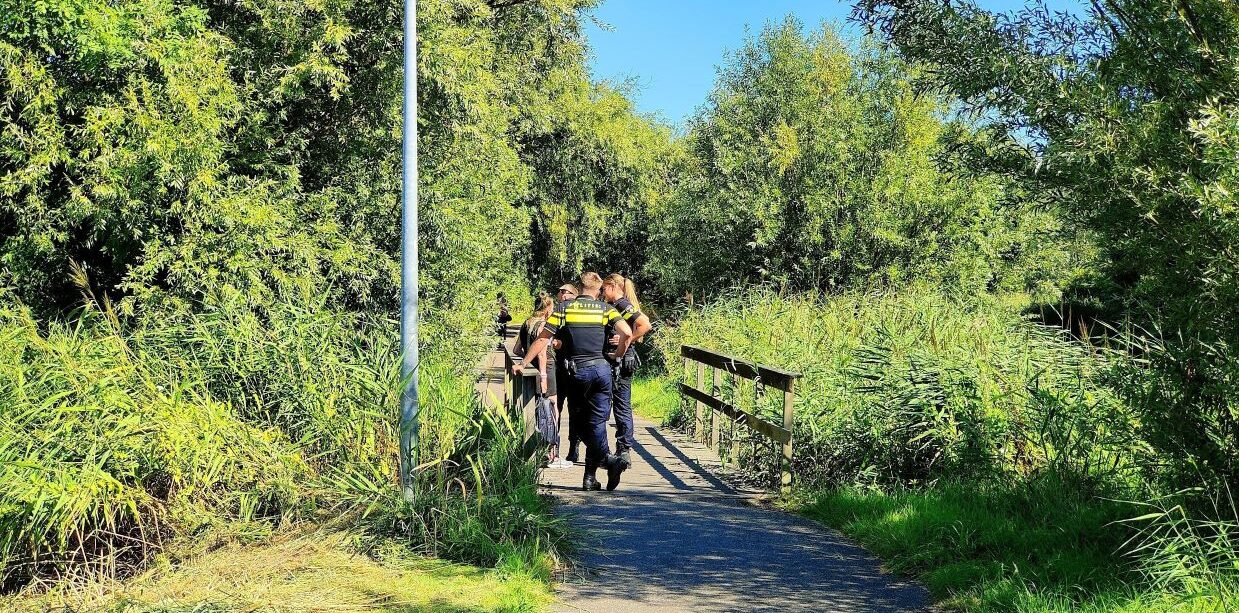 Dronken vrouw valt in rivier de Potmarge in Leeuwarden