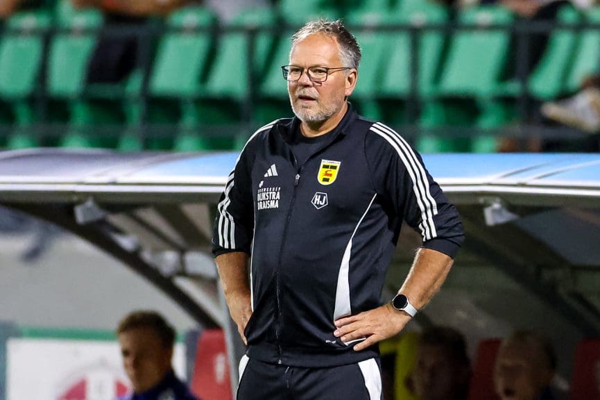 VIDEO Henk de Jong: “We geven op een kinderachtige manier goals weg”