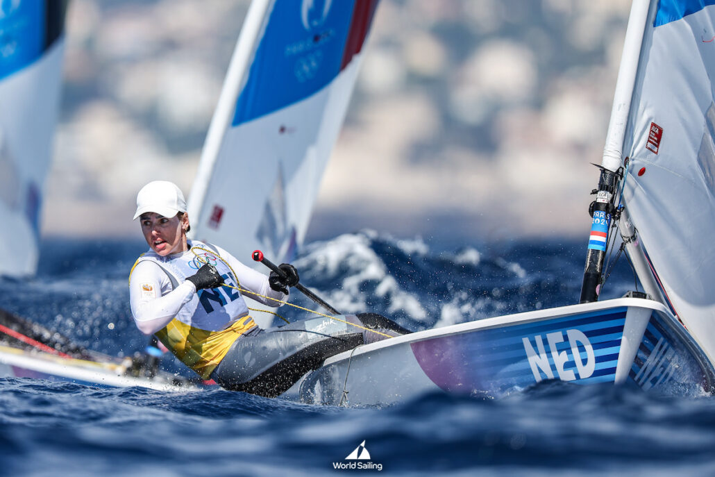 Marit Bouwmeester zeilt naar goud op Olympische Spelen en is meest succesvolle olympische zeilster ooit