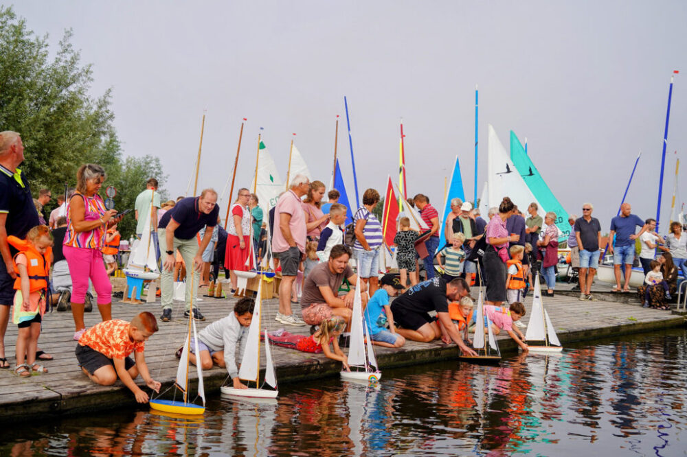 Hardzeilweekend in Grou van start met skipkesilen