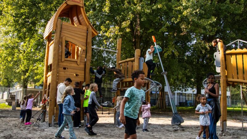 Nieuwe speeltuin aan De Kei in Leeuwarden geopend