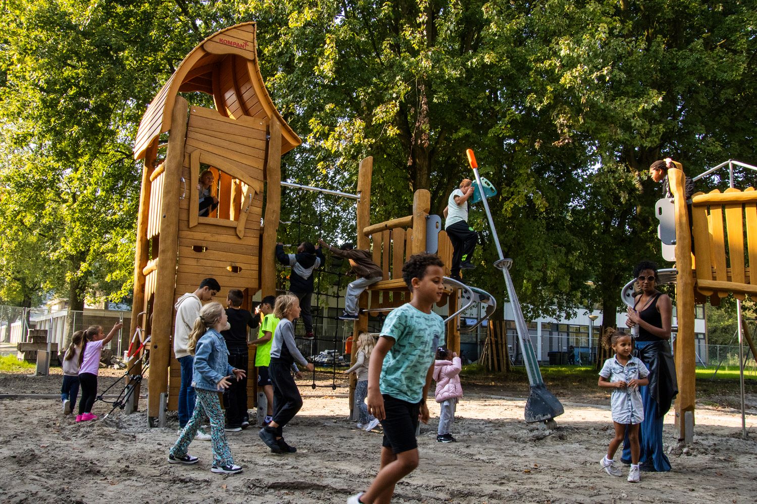 Nieuwe speeltuin aan De Kei in Leeuwarden geopend