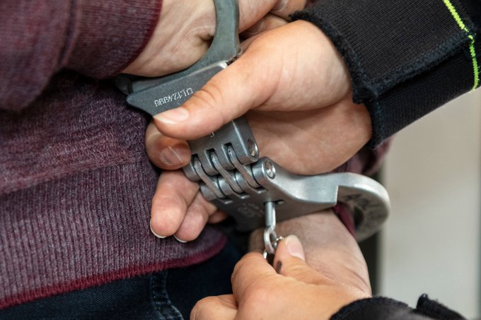 Drie Leeuwarders richten vernielingen aan in de trein van Hurdegaryp richting Leeuwarden