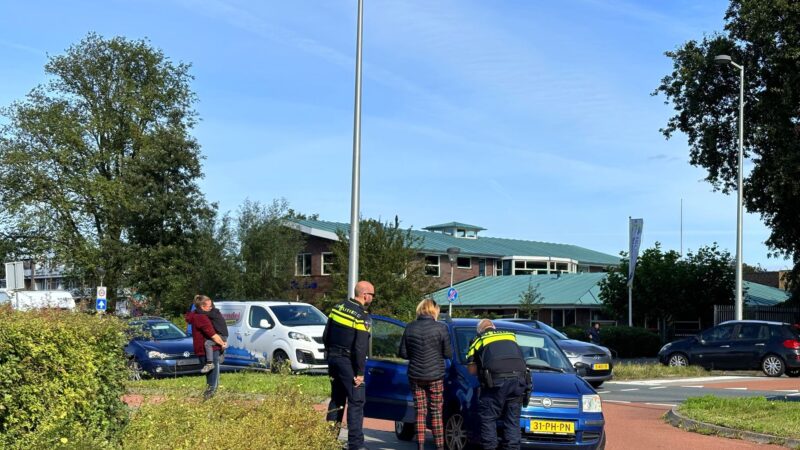 Kind krijgt traumabeertje na botsing in Leeuwarden