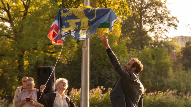 Onthulling Vlaskamppad in het Vossepark