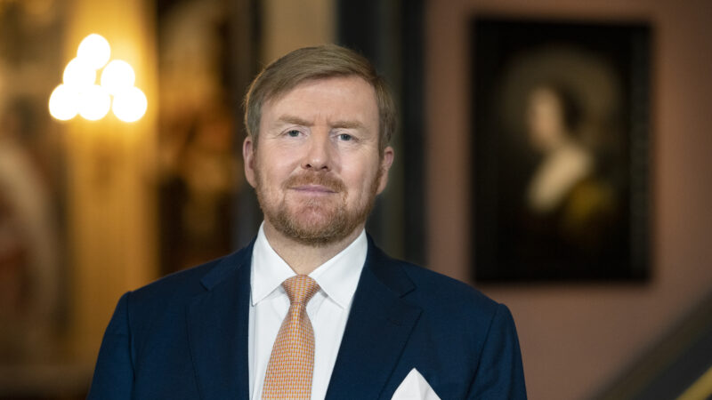 Koning Willem Alexander in Leeuwarden voor werkbezoek over Friese taal en cultuur
