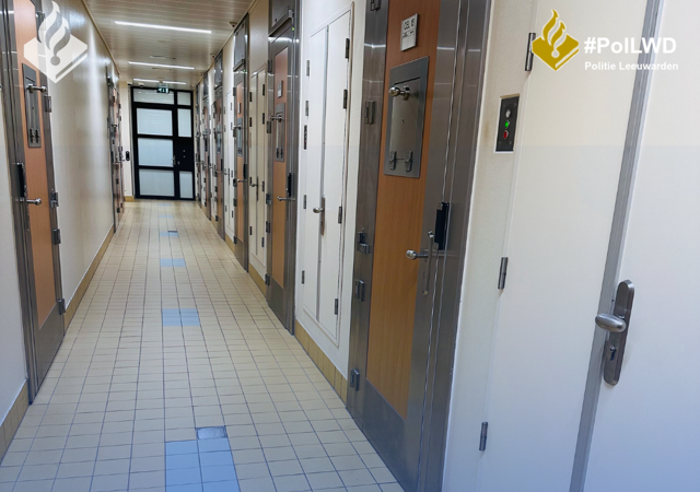 Inwoner Emmen in de cel vanwege weigeren ademanalyse, belediging en plegen van verzet