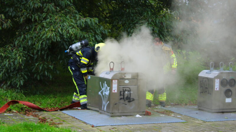 Veel rookontwikkeling bij brand in ondergrondse container in Leeuwarden