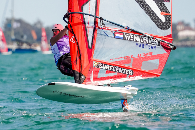 Yfke van der Meer uit Grou 12e op WK IQ Foil jeugd