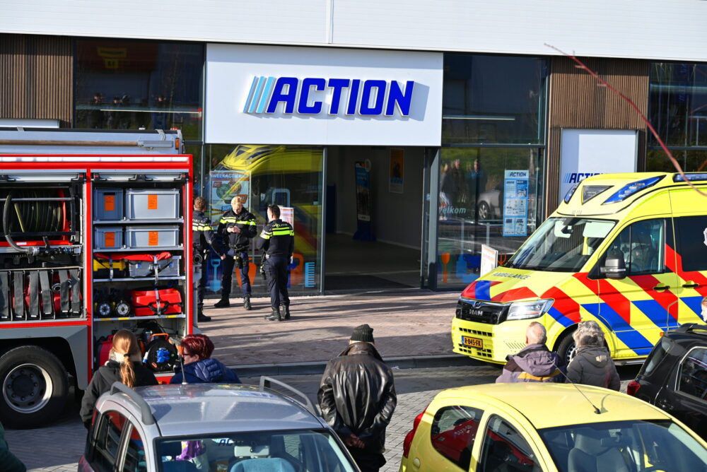 Meerdere medewerkers onwel door vreemde lucht bij Action Stadionplein