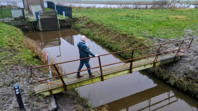 It Lege Midden is een wandelpad van Grou naar Jirnsum rijker