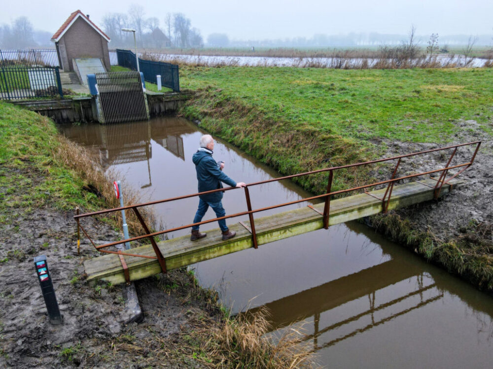 It Lege Midden is een wandelpad van Grou naar Jirnsum rijker