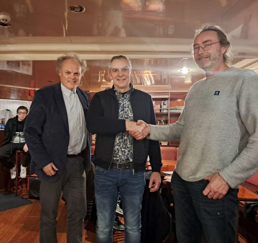 8ste NK FRYSK! dammen gewonnen door Hein de Vries uit Leeuwarden