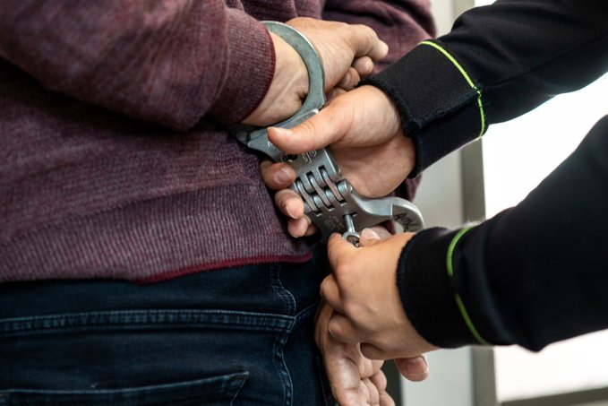 Overlast jeugd in Wergea: politie verricht arrestatie