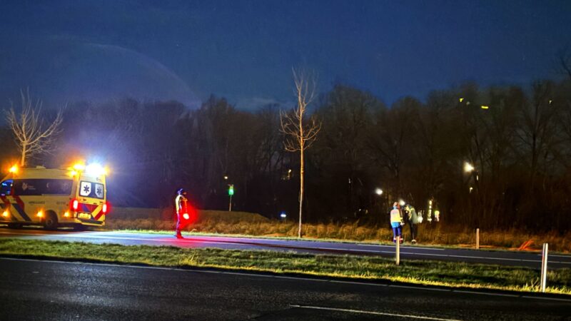 Auto belandt in greppel in Leeuwarden