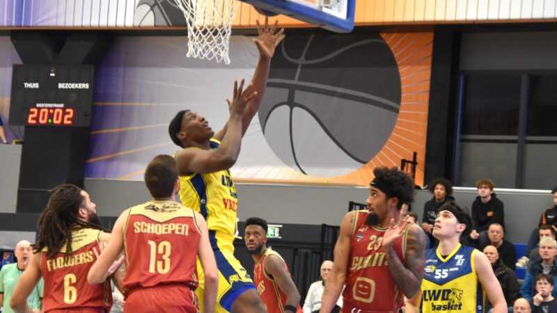 LWD Basket sluit eerste helft competitie af met knappe winst tegen Antwerpen