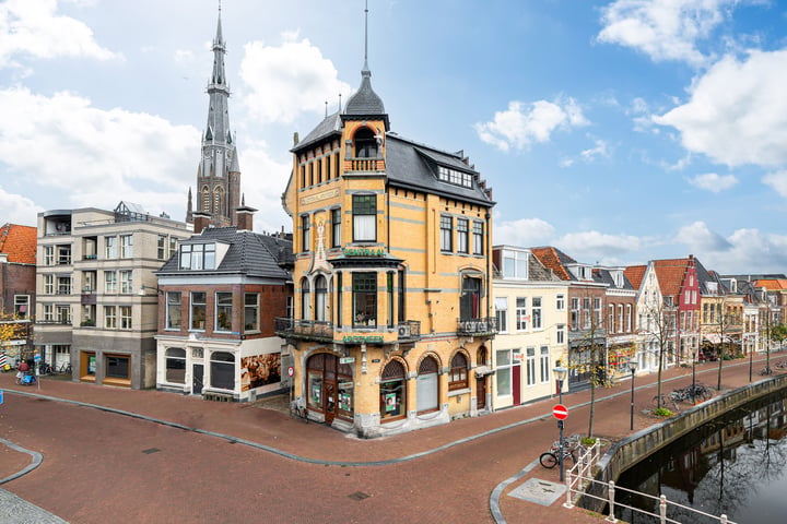 Iconisch pand, beter bekend als ‘Centraal Apotheek’, in Leeuwarden staat te koop