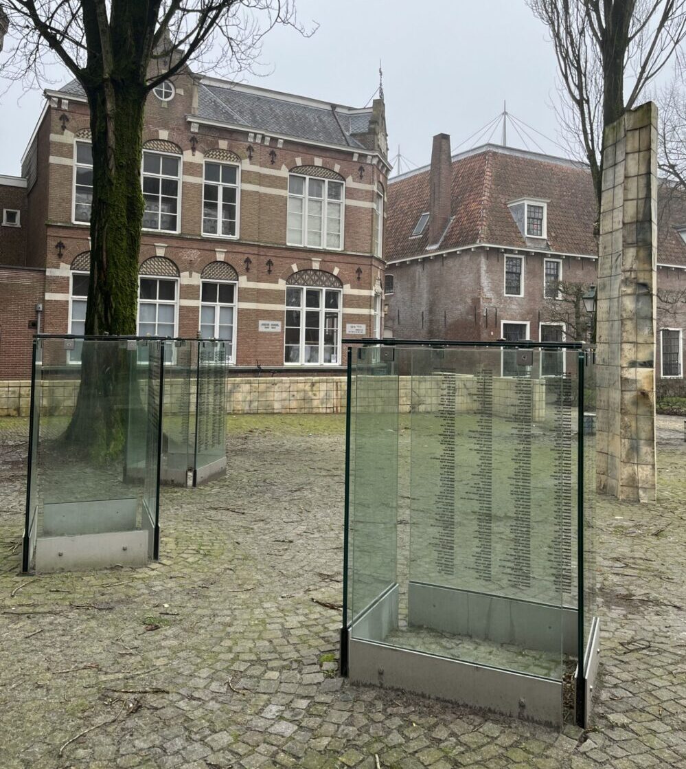 Dit jaar weer in alle openheid: herdenking Kristallnacht in Leeuwarden