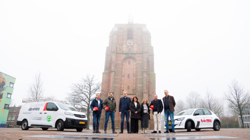 P. de Vries Installatietechniek en Bouwbedrijf De Vries doen onderhoud 17 wijk-, buurt- en dorpshuizen