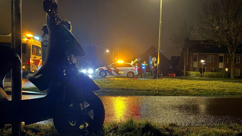 Scooterrijder en automobilist botsen met elkaar in Leeuwarden