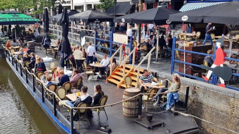 Leeuwarden wil af van ‘verhokking’  terrassen Nieuwestad