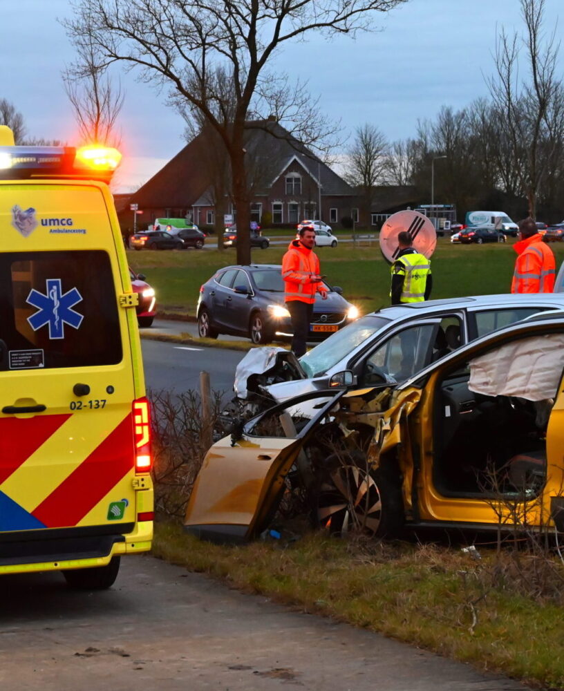 Meerdere voertuigen betrokken bij ongeluk in Reduzum