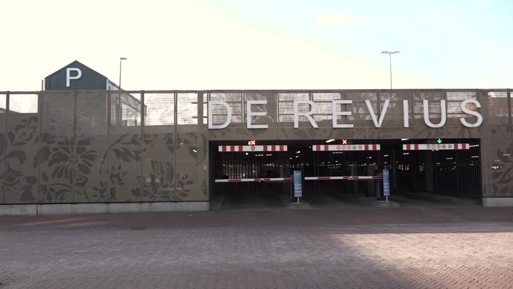 VIDEO – Nieuw duurzaam gebouw op parkeerplaats de Revius