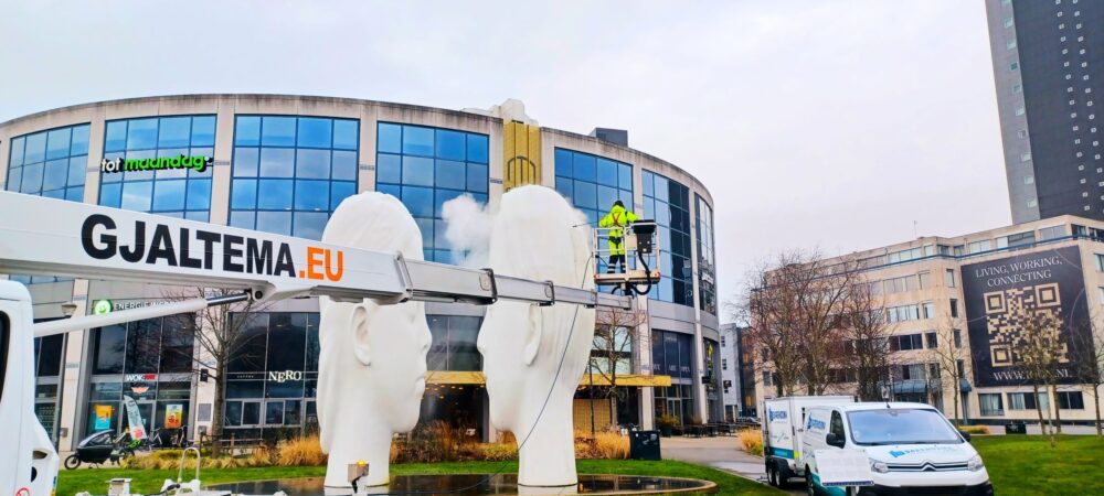 Schoonmaakbeurt voor Love Fontein in Leeuwarden