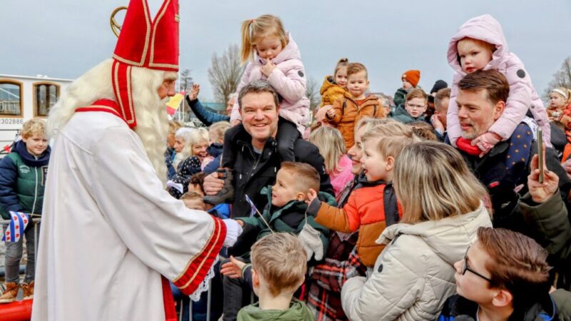 Aankomst Sint Piter en Aldemar in Grou op zaterdag 8 februari