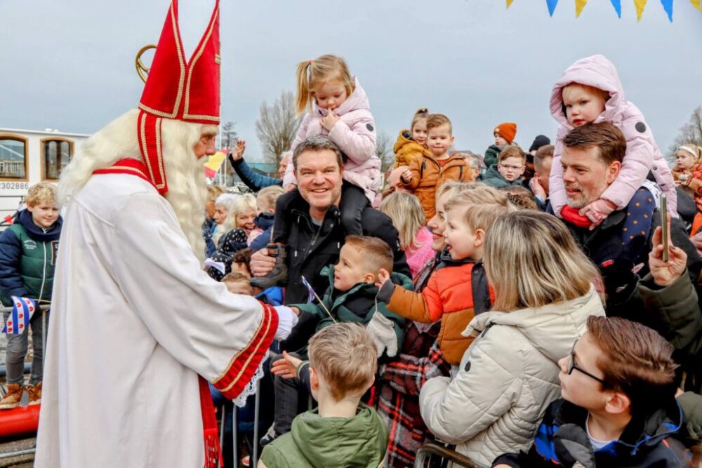 Aankomst Sint Piter en Aldemar in Grou op zaterdag 8 februari
