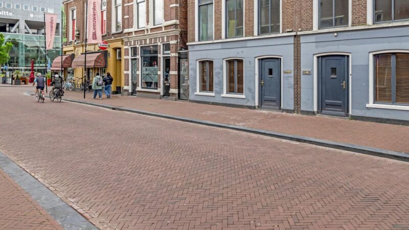 Mishandeling in horecagelegenheid in Prins Hendrikstraat: 19-jarige aangehouden