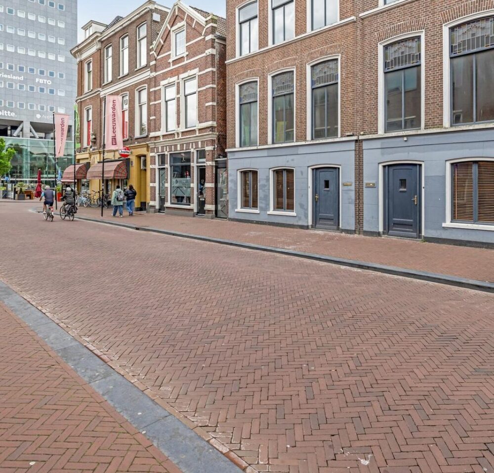 Mishandeling in horecagelegenheid in Prins Hendrikstraat: 19-jarige aangehouden