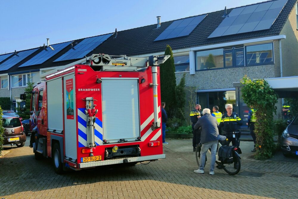 Brandweer controleert woning in Leeuwarden