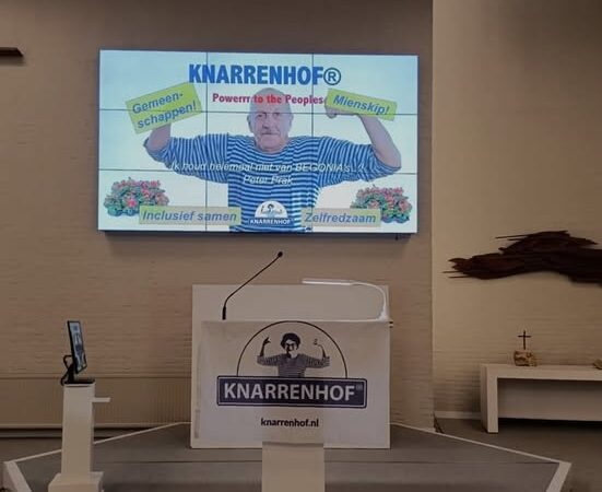 Eerste Knarrenhof van Leeuwarden naast winkelcentrum Nijlân