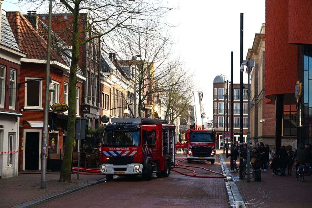 Brandweer opnieuw aan het nablussen in Leeuwarden; onderzoek naar oorzaak brand