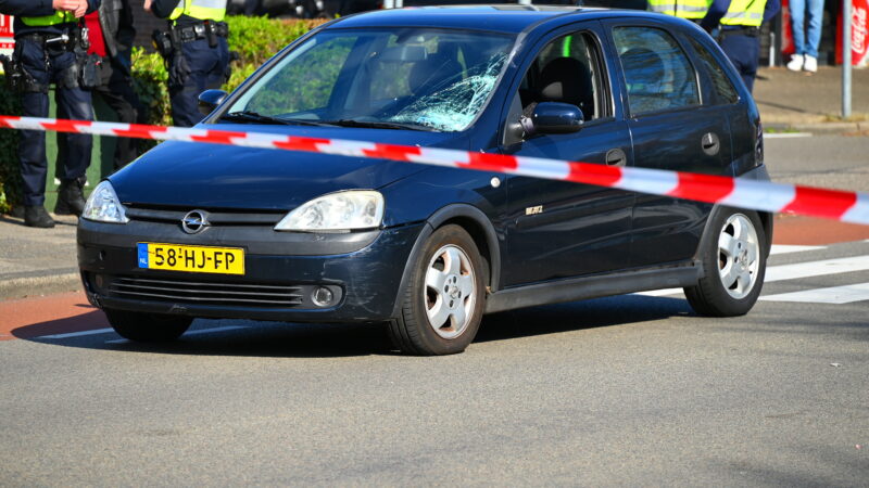 Voetganger aangereden op zebrapad door automobilist in Leeuwarden