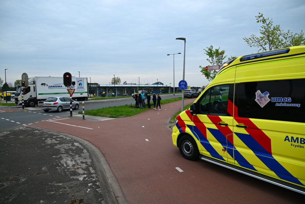 Persoon op fiets gewond bij aanrijding in Leeuwarden