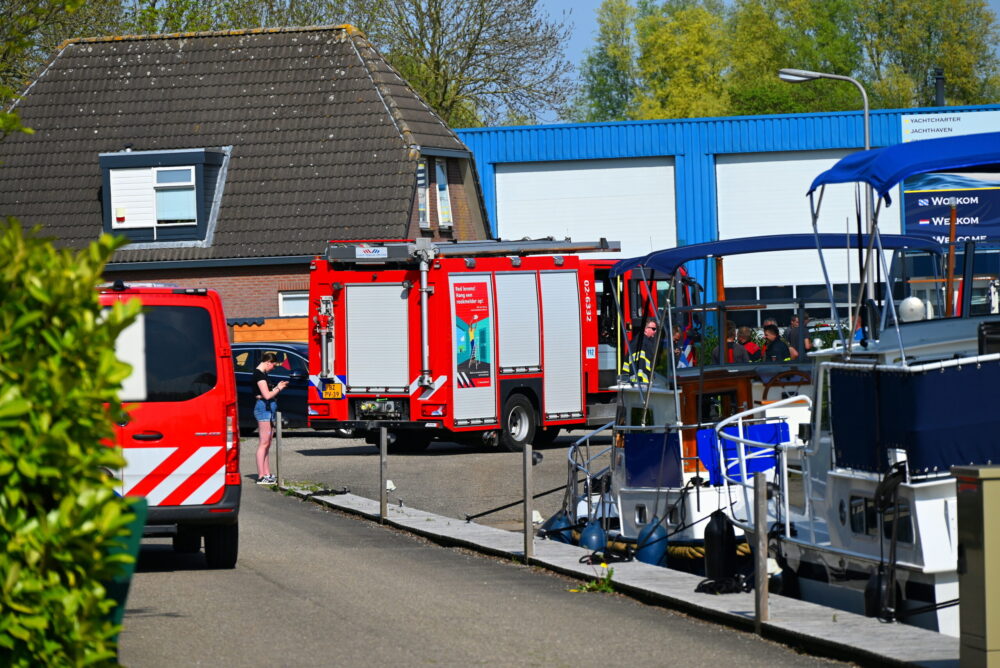 Brand in plezier boot snel onder controle in Jirnsum