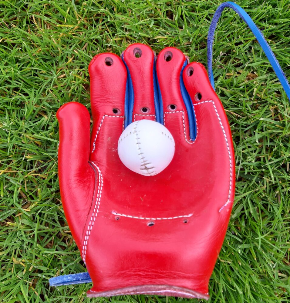 Nieuwe handschoen in ontwikkeling kaatssport