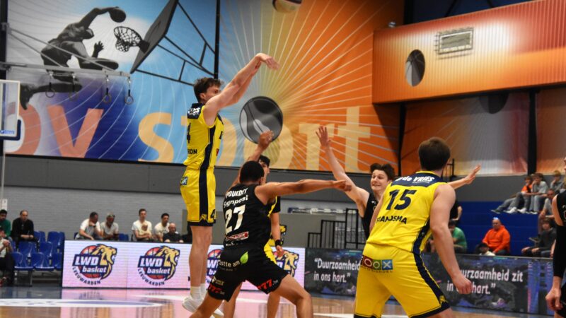 LWD Basket verslaat koploper Kortrijk na century zege