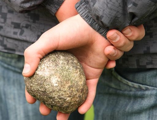 Relschopper opgepakt na gooien met stenen in centrum Leeuwarden