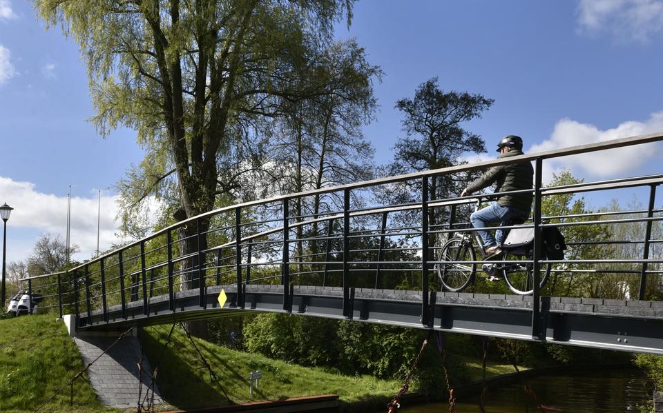 Wiebelende fietsbrug roept vragen op over ontwerp en comfort