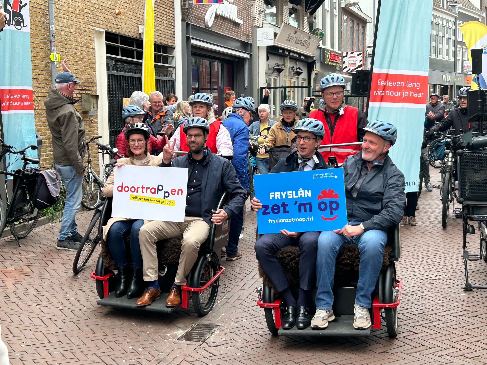 “Fietsen houdt mensen gezond en zelfstandig”: aftrap Doortrappen in Leeuwarden