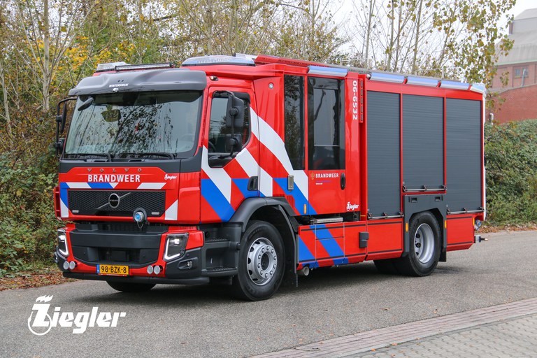 Gaslekkage in de Molenstraat in Leeuwarden: hulpdiensten rukken massaal uit