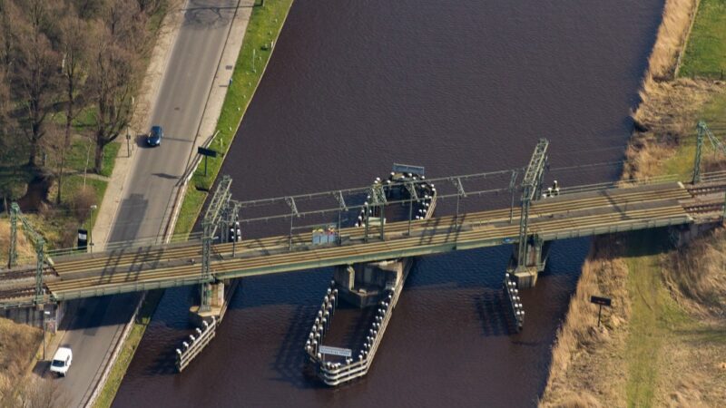Treinverkeer tussen Meppel en Leeuwarden ontregeld door defecte spoorbrug