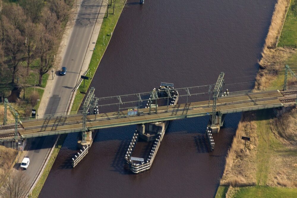 Treinverkeer tussen Meppel en Leeuwarden ontregeld door defecte spoorbrug