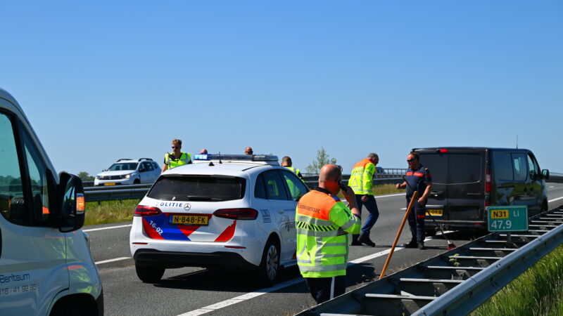 Kop-staartbotsing op N31 bij Wirdum tijdens opruiming