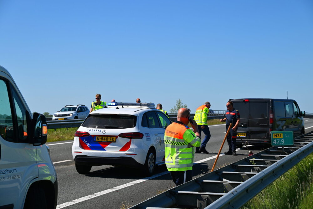 Kop-staartbotsing op N31 bij Wirdum tijdens opruiming