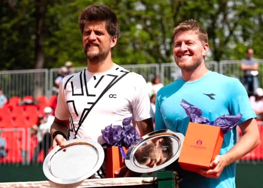 Arends en Johnson naar kwartfinale op Roland Garros
